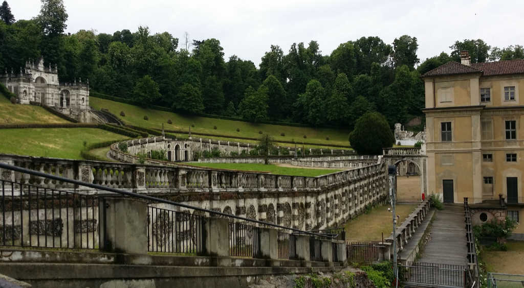 Teilansicht der verschiedenen Ebenen der Gartenanlage und der Villa della Regina in Turin. Foto: Katrin Walter - simply walter